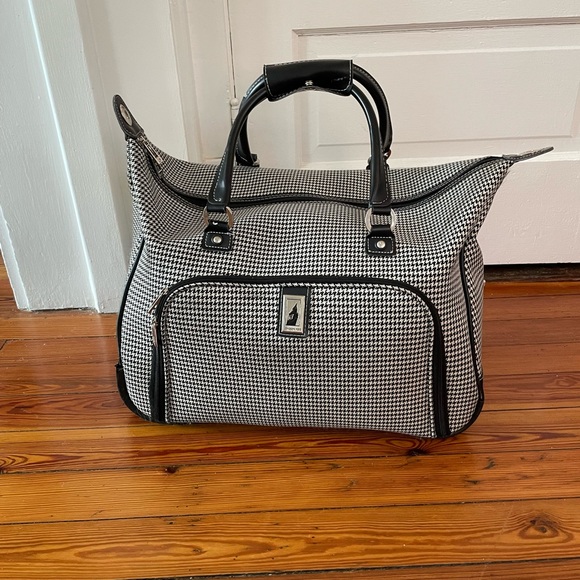 London Fog Bags London Fog Cambridge 2in Luggage Wheeled Suitcase Blackwhite 20 Inch Poshmark